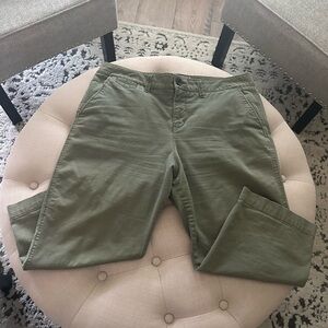 Woman’s Olive Green chino’s
